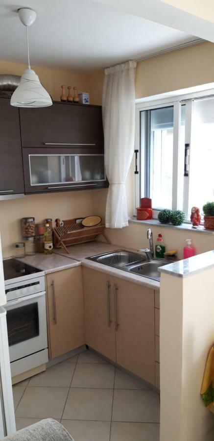 Sunny Apartment In Quiet Part Of Centre Sarandë エクステリア 写真